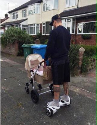 alberto-moreno-walking-baby